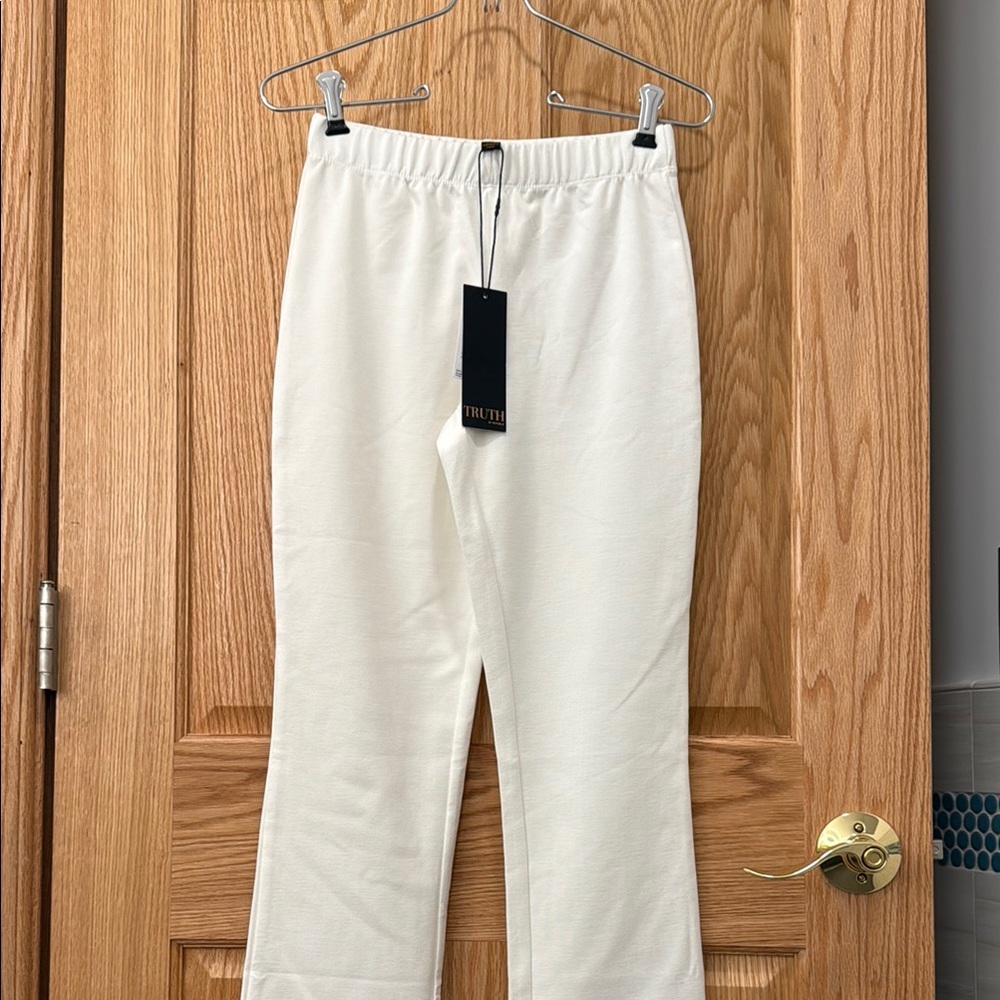 Truth by Republic                           White Elastic Waist Pants